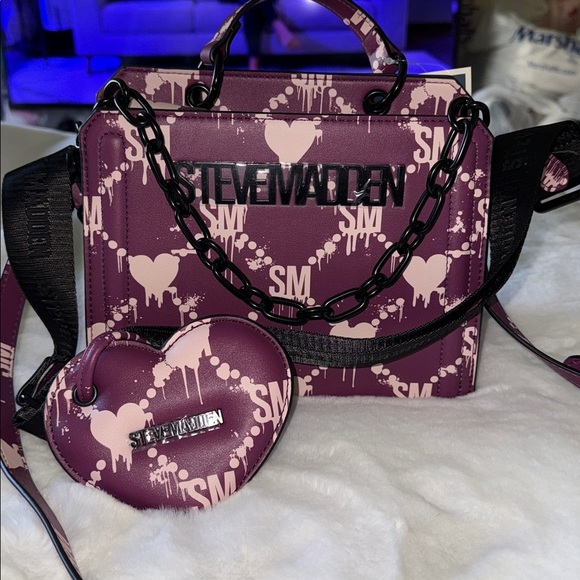 Steve Madden Handbags - STEVE MADDEN EVELYN BLEEDING HEARTS CROSSBODY BAG WCOIN PURSE HALLOWEEN PURPLE